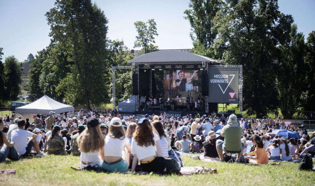 Schulabschlusskonzert „Rock the base“ am Fliegerhorst Vogler – ©Bundesheer/Karlovits