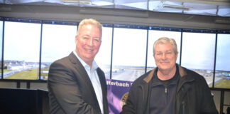 Frequentis liefert Remote Tower an die US Army Frequentis Defense-Geschäftsführer Brian Bruckbauer und Norbert Violette, Airfield Operations Manager der US Army Garrison Katterbach – ©Frequentis