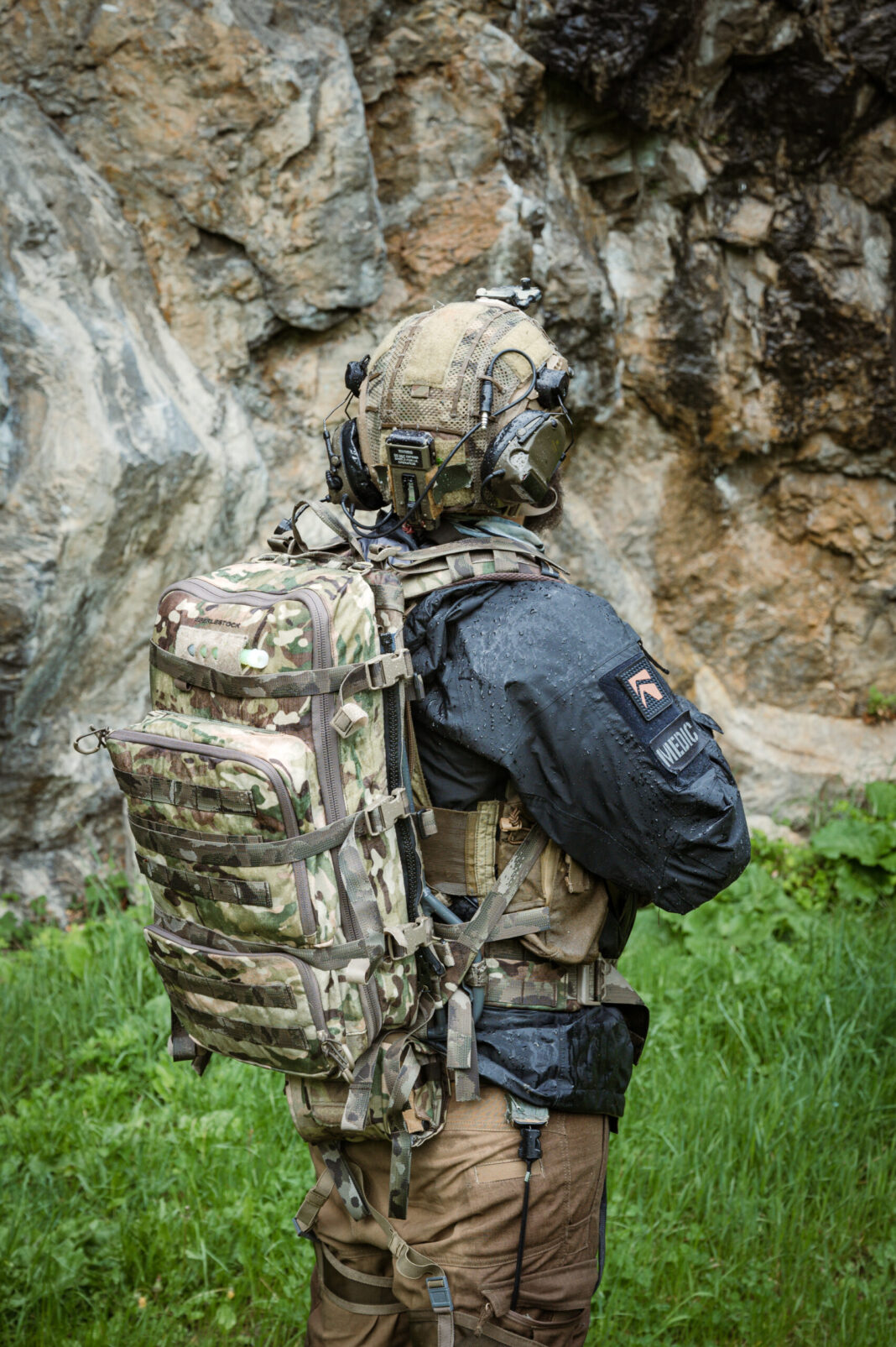 www_sebastianfreiler_com_20250425_RangerMagazin_RoterOfen_0153 Johannes Kouba mit Eberlestock Mission Medic Pack und Lindnerhof Shikari-Belt und IFAK. ©Sebastian Freiler