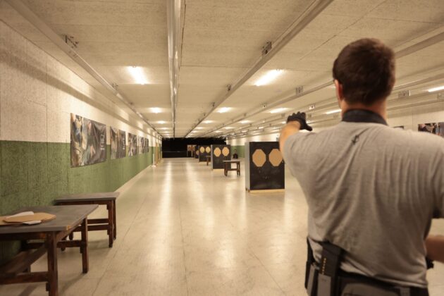 Zuerst das Trockentraining: Martin Thaler beim Kursmodul 4 im Shootingpark Leobersdorf. &copy;Milit&auml;r Aktuell/Bendl