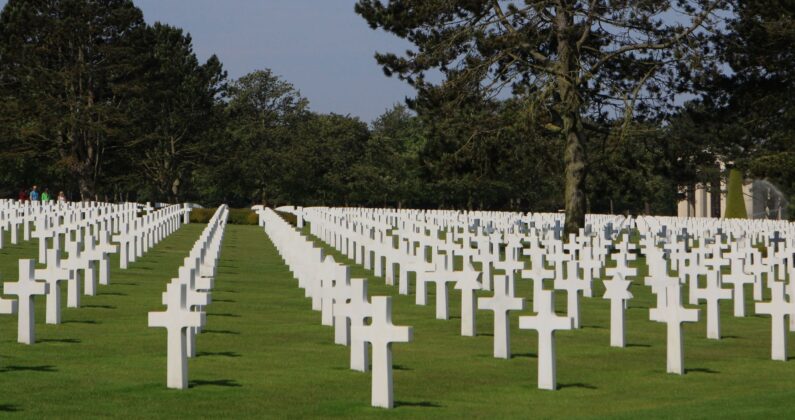 T&ouml;dlicher Fehler &uuml;ber Omaha Beach &ndash; &copy;Georg Mader