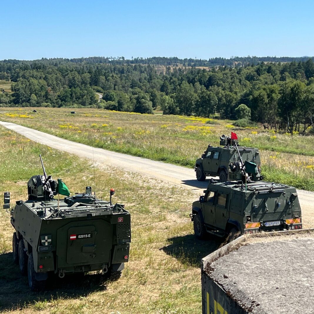 Husar und Pandur Evolution im scharfen Schuss bei den Melker Pionieren – ©Bundesheer