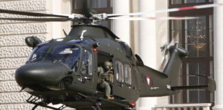 AW169 Lion: Verteidigungsministerium räumt Lieferverzögerungen ein AW169-Helikopter des Österreichischen Bundesheeres landet am Wiener Heldenplatz – ©Georg Mader