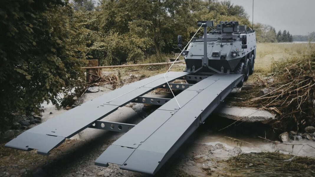 Pandur Evolution mit Brückenlegesystem Viper – ©GDELS-Steyr