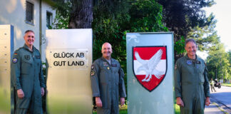 Luftstreitkräfte: Erstes D-A-CH-Meeting fand in Salzburg statt Generalleutnant Holger Neumann, Generalmajor Gerfried Promberger und Divisionär Peter Mertz – ©Bundesheer/Riedlsperger