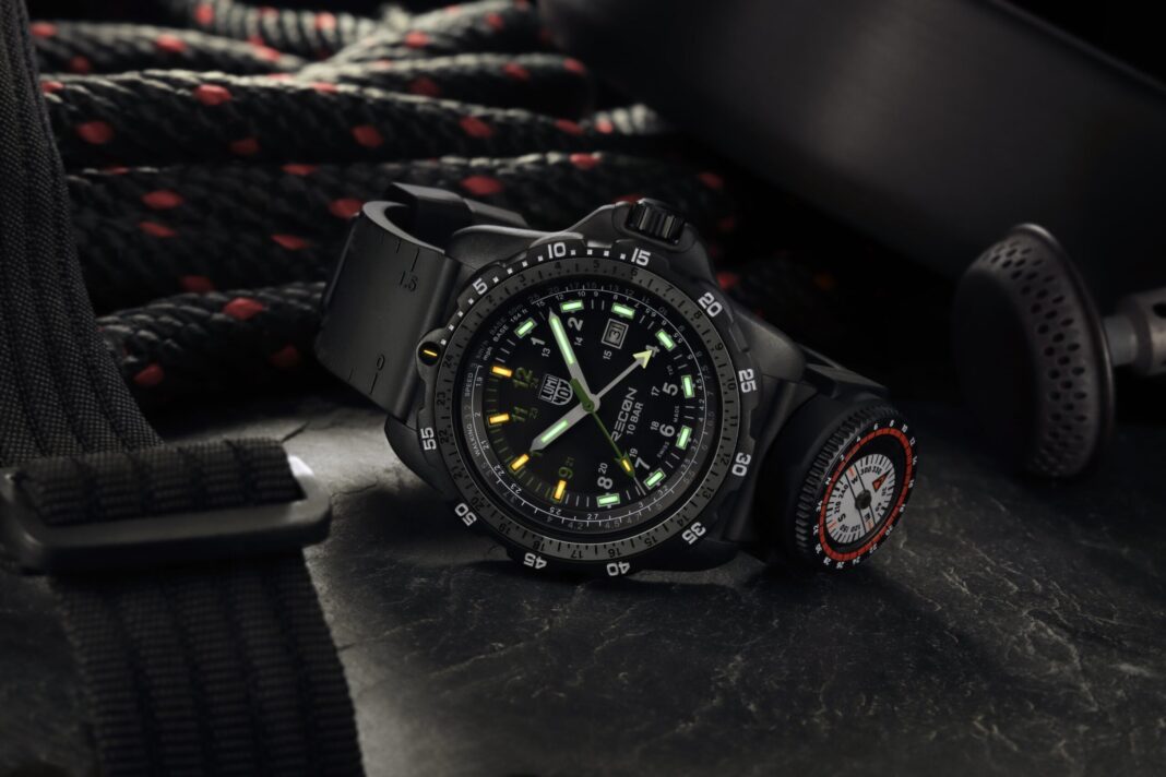 Neuheit: Kompass auf Luminox Recon 8830 Nav Spec-Uhren