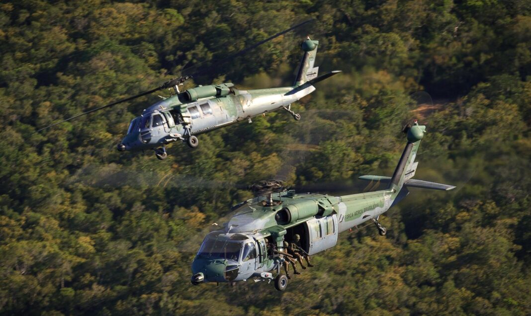 Black Hawks der brasilianischen Streitkräfte – ©Força Aérea Brasileira Black Hawks der brasilianischen Streitkräfte – ©Força Aérea Brasileira