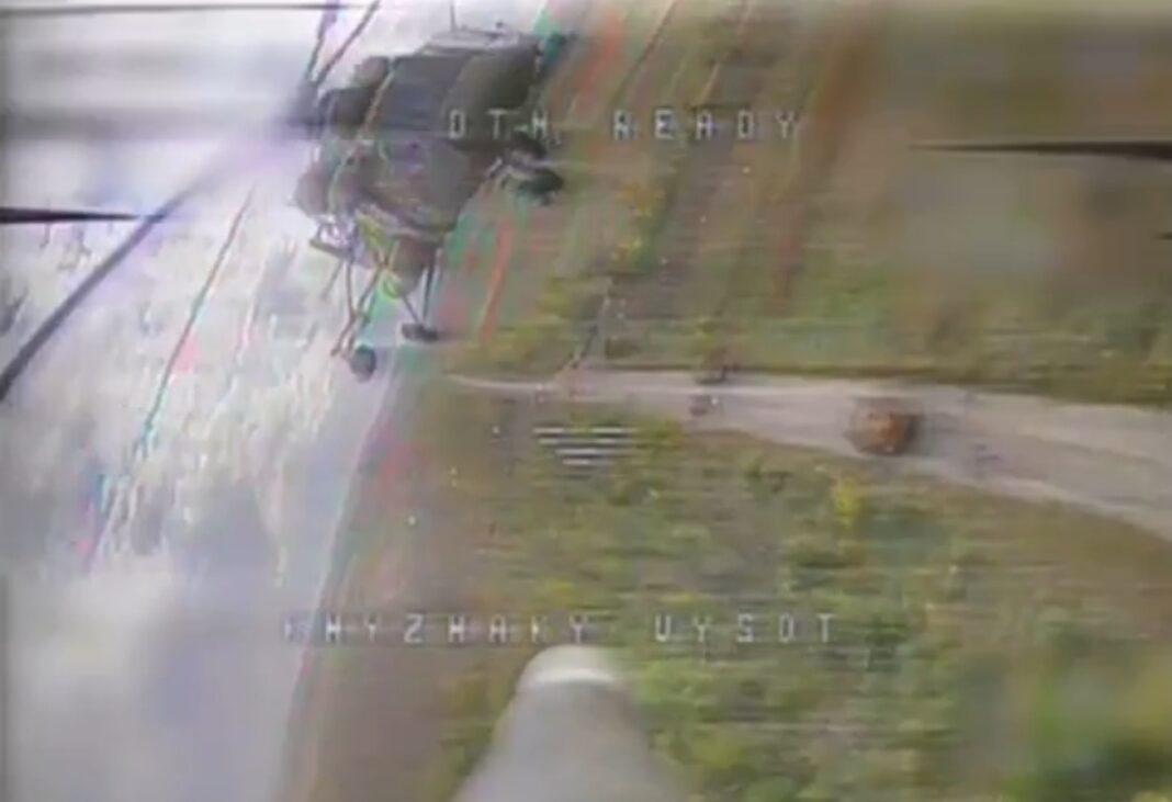 FPV-Drohne greift Hubschrauber an – ©Archiv FPV-Drohne greift Hubschrauber an – ©Archiv