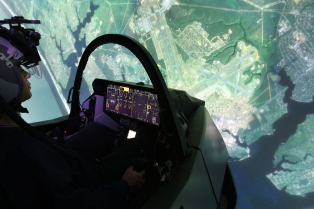 Lockheed Martin Train Swiss pilots train on the F-35 simulator in the USA