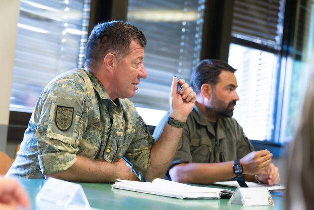 Vorbesprechung: Bataillons-Kommandant Oberst Markus Hornof des Jägerbataillons Wien 2 „Maria Theresia“. ©Bundesheer