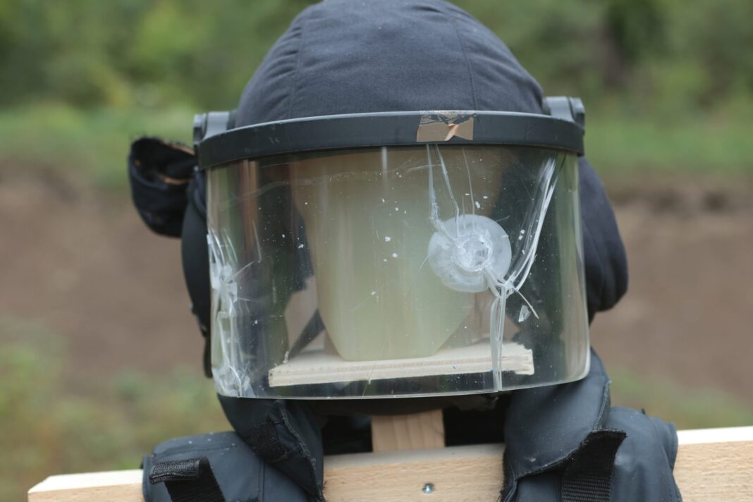 Beschusstest beim CCG Ballistik-Seminar in Wien. ©Militär Aktuell/Bendl Beschusstest beim CCG Ballistik-Seminar in Wien. ©Militär Aktuell/Bendl