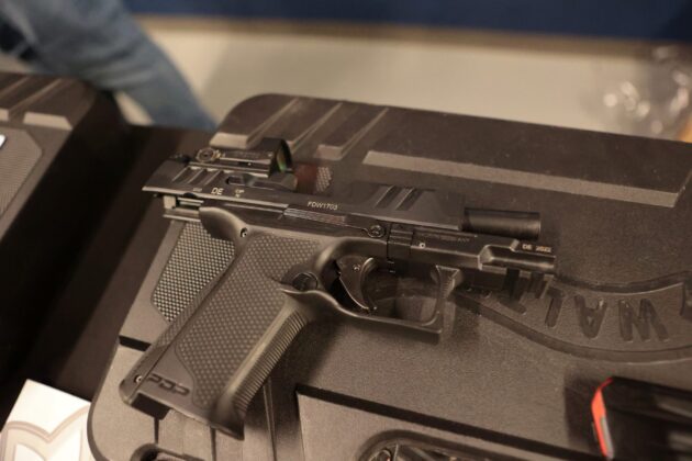 Reiche Auswahl: Pistolen von Walther bei den Walther-Tagen in der Focus Range. ©Militär Aktuell/Bendl