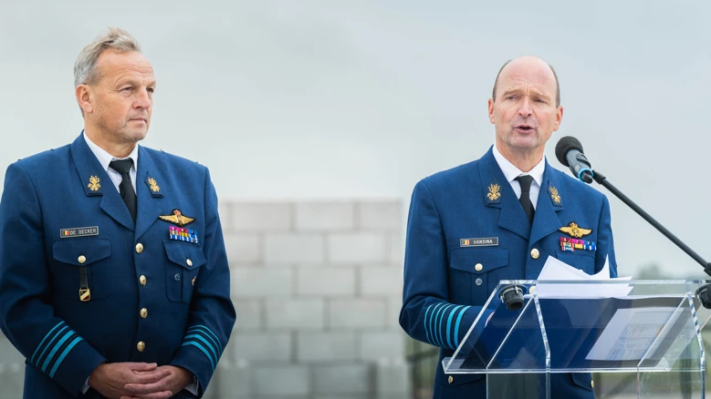 Major General Geert De Decker, Commander of the Belgian Air Force, and General Frederik Vansina, Chief of the Belgian Armed Forces - ©Belgium MoD Major General Geert De Decker, Commander of the Belgian Air Force, and General Frederik Vansina, Chief of the Belgian Armed Forces - ©Belgium MoD