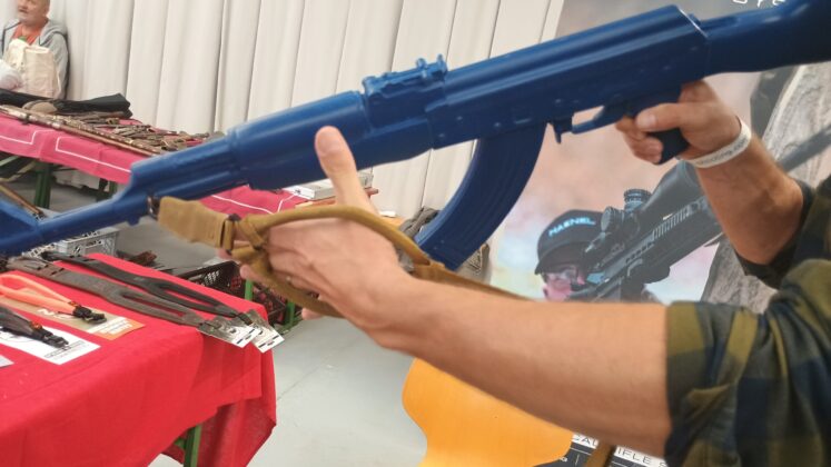 Schnell im Anschlag: Gewehrgurt von Corelock Defense Systems. ©Militär Aktuell/Bendl