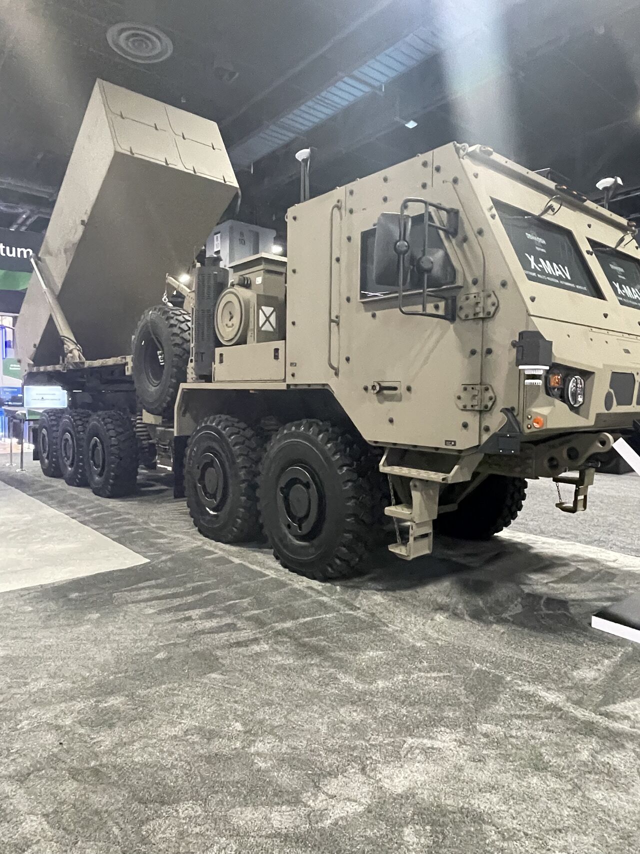 Extreme Multi-Mission Autonomous Vehicle (X-MAV) – ©Oshkosh Extreme Multi-Mission Autonomous Vehicle (X-MAV) – ©Oshkosh