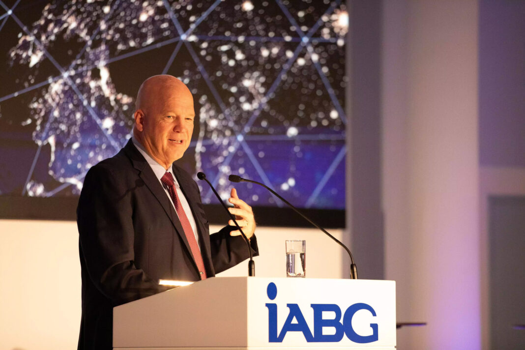 General (ret.) John W. Raymond, U.S. Space Force und U.S. Space Command, bei der Weltraumkonferenz in Ottobrunn. ©IABG