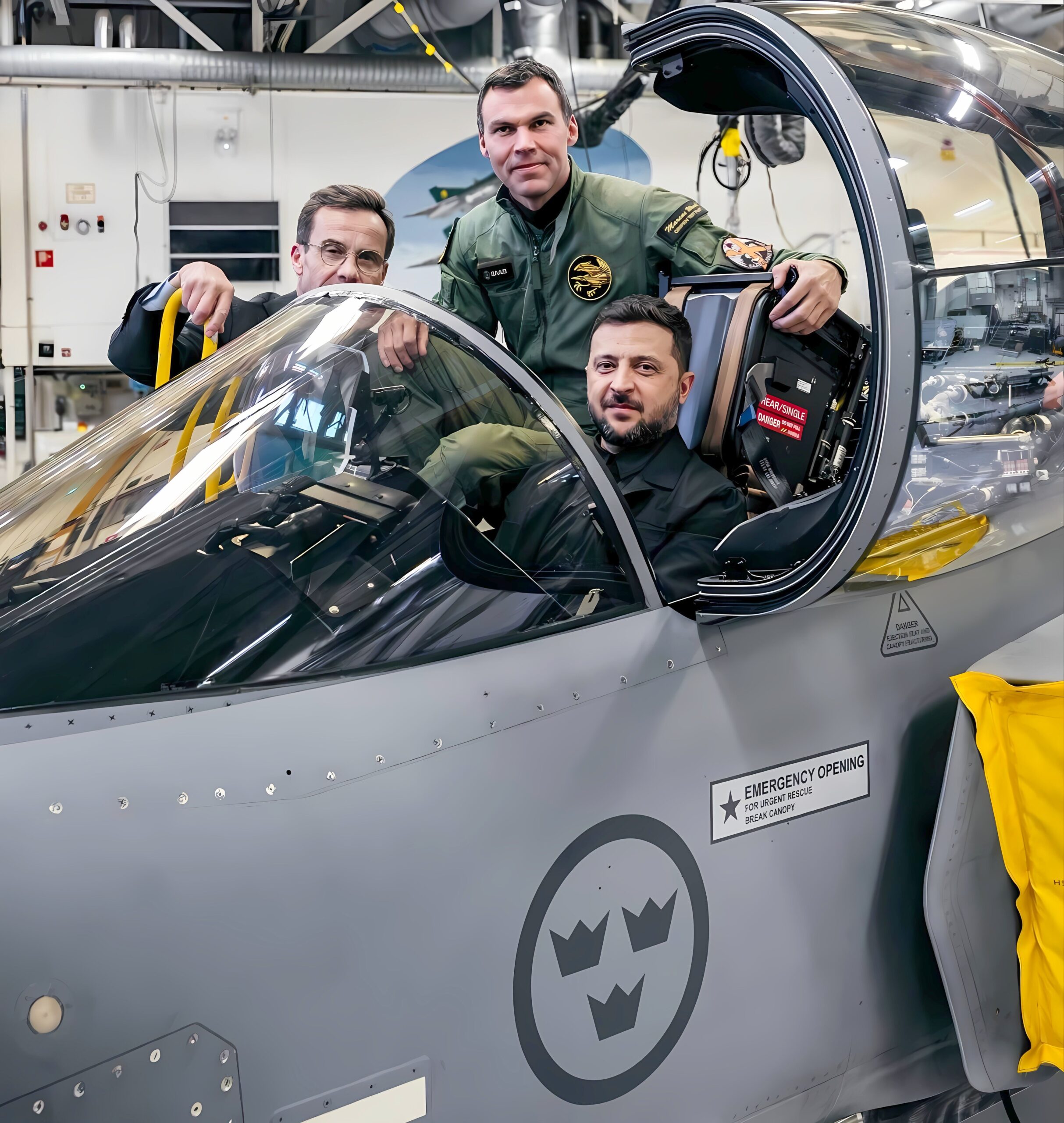 Marcus Wandt mit dem ukrainischen Präsidenten Wolodymyr Selenskij – ©Saab Marcus Wandt mit dem ukrainischen Präsidenten Wolodymyr Selenskij – ©Saab