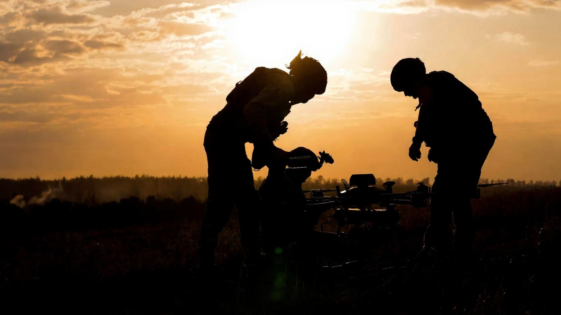 Operatoren bereiten Drohne für den Einsatz vor – ©Archiv Operatoren bereiten Drohne für den Einsatz vor – ©Archiv