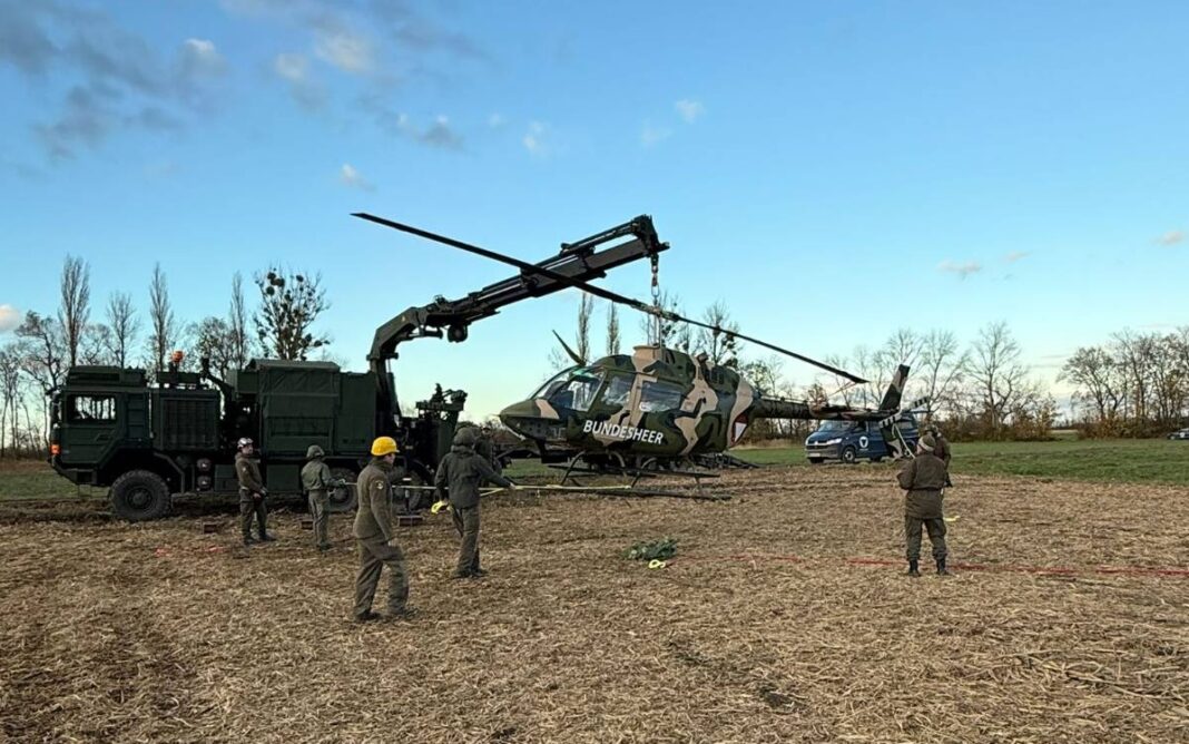 Bergung der notgelandeten OH-58 Kiowa – ©Bundesheer Bergung der notgelandeten OH-58 Kiowa – ©Bundesheer