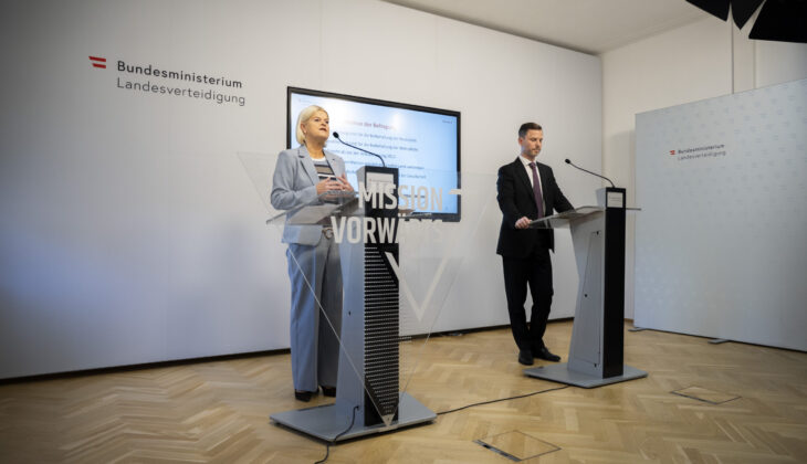 Auf der Pressekonferenz. ©Bundesheer/Carina KARLOVITS