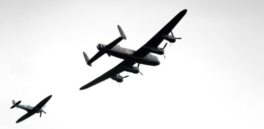 Niederländer graben britischen Weltkriegs-Bomber aus – ©Mediacentrum Defensie