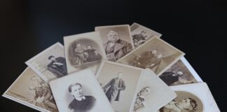 How distorted perception and digital information flows influence military decisions SymbolbildZeitzeugen.