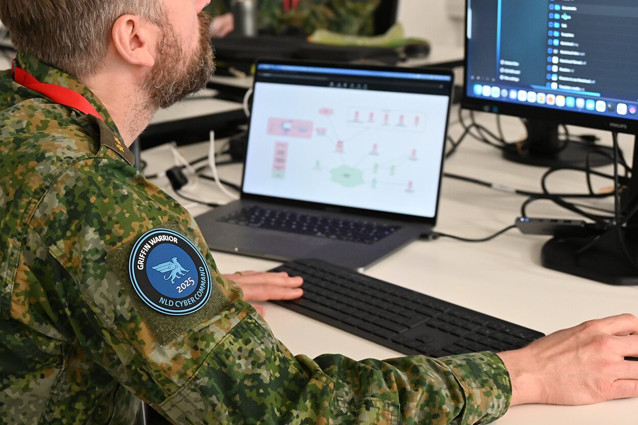 „Griffin Warrior”: Das niederländische Cyberkommando schlägt zurück – ©Mediacentrum Defensie „Griffin Warrior”: Das niederländische Cyberkommando schlägt zurück – ©Mediacentrum Defensie