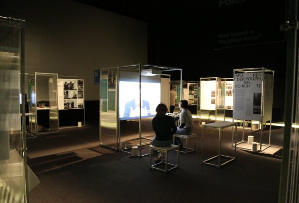 Einblicke in die Wanderausstellung: Texte und Fotografien zeigen, wie staatliche Gewaltapparate versagen k&ouml;nnen.&copy;Maren Sacherer