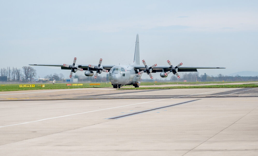 Hercules-Transportmaschine des Bundesheeres – ©Bundesheer/Unterbuchberger