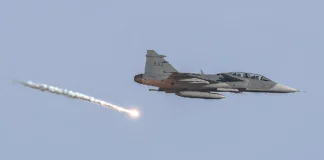 „Viking Flame“: Schweden und Großbritannien testen Schutz für NATO-Kampfjets Abwurf von Abwehrmunition aus einem Gripen-Kampfjet – ©Malcolm Shorter