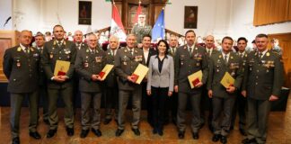 Honoring deserving Salzburg soldiers Honoring deserving Salzburg soldiers - ©Bundesheer/Riedlsperger