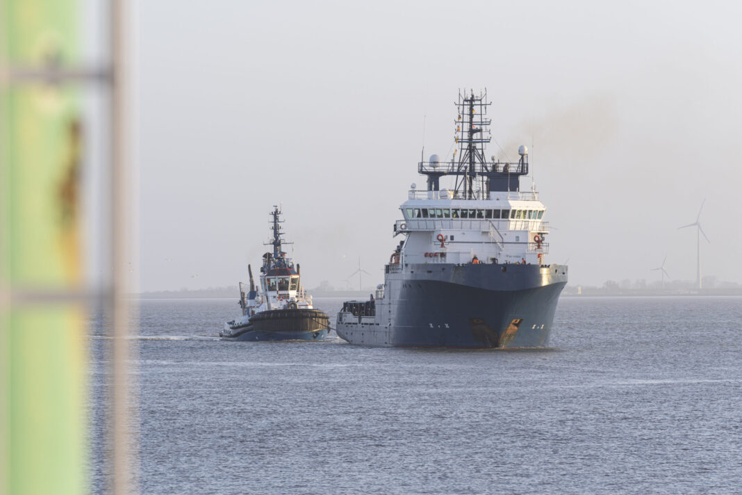 Ocean-going tug "Rügen" - ©Bundeswehr/Rodewald