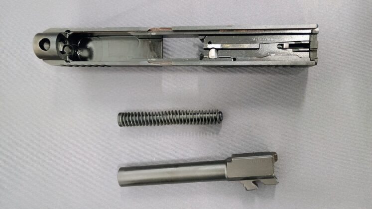 Glock Gen6: Blick ins Innere mit einfacher Verschlussfeder. &copy;Milit&auml;r Aktuell/Bendl