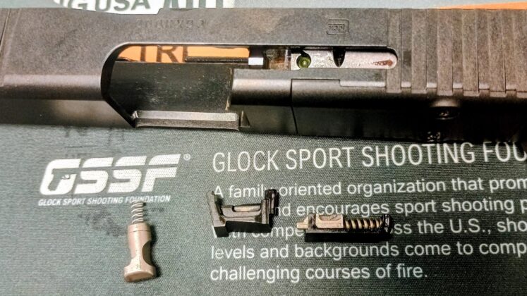 Glock Gen6: Das gesamte Auszieher-Modul (extractor module) zerlegt. &copy;Milit&auml;r Aktuell/Bendl