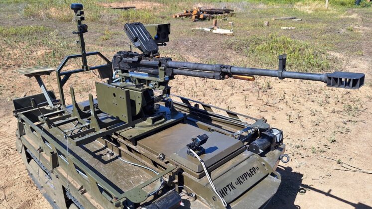 Kurier mit NSVT-Maschinengewehr im Kaliber 12,7 Millimeter &ndash; &copy;Archiv