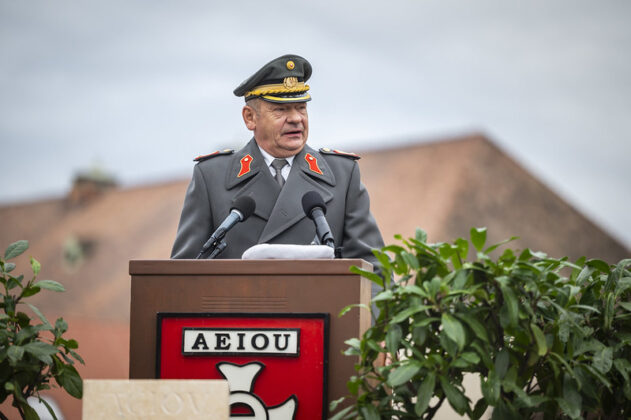 Generalmajor Pronhagl bei der Kommando&uuml;bergabe an der MilAk. &copy;Peter Kulec
