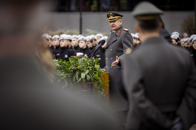 Generalmajor Pronhagl bei der Kommando&uuml;bergabe an der MilAk. &copy;Carina Karlovits