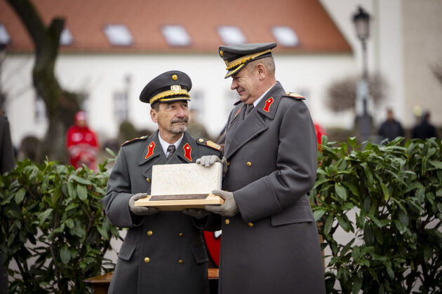 Generalmajor Pronhagl bei der Kommando&uuml;bergabe an der MilAk. &copy;Carina Karlovits