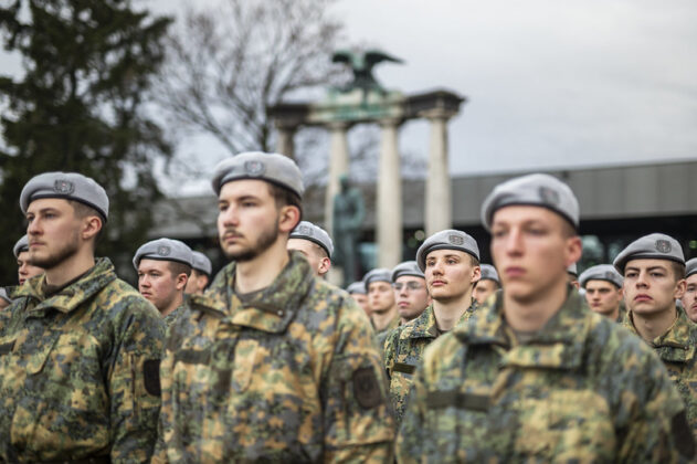 Impressionen von der Kommando&uuml;bergabe der MilAk an Brigadier S&eacute;gur-Cabanac. &copy;Peter Kulec