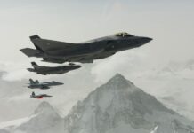 Swiss F-35: Fixed price collapsed, number of units shaky F-5F Tiger, F/A-18C Hornet and F-35A in the Swiss Alps - ©VBS