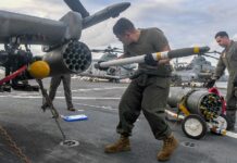 BAE Systems: US Navy bestellt zehntausende Suchköpfe für Raketen Advanced Precision Kill Weapon System (APKWS) – ©US Navy photo by Mass Communication Specialist 2nd Class Matthew Cavenaile