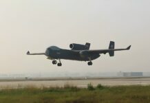 Chinas riesige Aufklärungs- und Angriffsdrohne Jiutian fliegt Chinesisches „SS-UAV” mit dem Namen Jiutian – ©AVIC