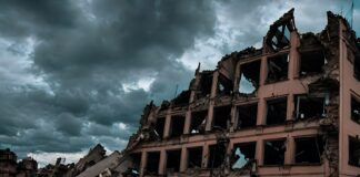 Destruction around the clock. Everyday life in Ukraine. ©Jade Koroliuk/Unsplash  