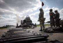 Diese Drohnen und Drohnenabwehr braucht das Bundesheer 35-Millimeter-Fliegerabwehrkanone des Österreichischen Bundesheeres feuert – ©Bundesheer/Trippolt