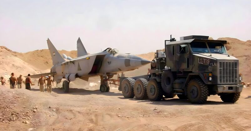 Ausgrabung irakischer MiG-25RB Foxbat-B &ndash; &copy;USAF