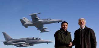 Ukraine: Tschechien will Kampfflugzeuge liefern Wolodymyr Selenskyj und Petr Pavel vor L-159-Kampfflugzeugen – ©Militär Aktuell/Rosenkranz