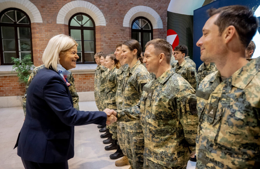 Olympic athletes of the Austrian Armed Forces are bid farewell - ©Bundesheer/Karlovits