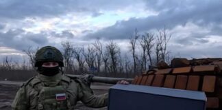 Russland: Massiver Starlink-Ausfall entlang der Front Russischer Soldat mit Starlink-System – ©Archiv