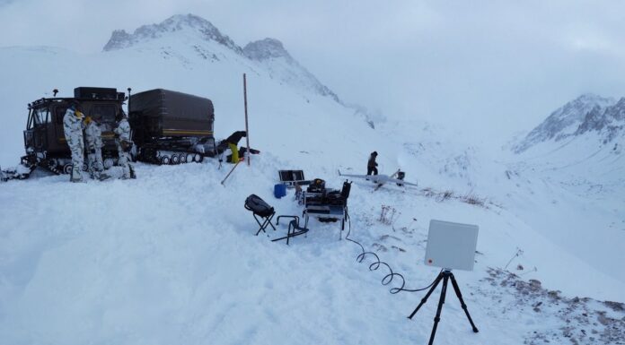 EOS Technologie: Französische Armee testet Drohnen in den Alpen Französische Armee testet Drohnen in den Alpen – ©EOS Technologie
