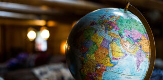 Globe - ©Kyle Glenn on Unsplash